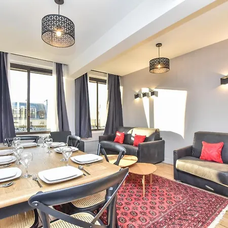 Cmg Opera Apartment