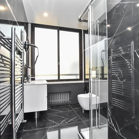 Cmg Opera Apartment
