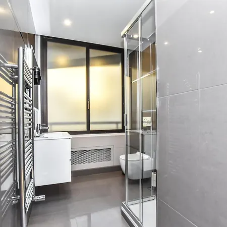 Cmg Opera Apartment *