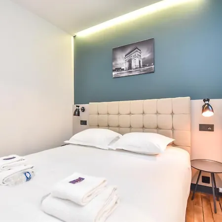 Cmg Opera Apartment