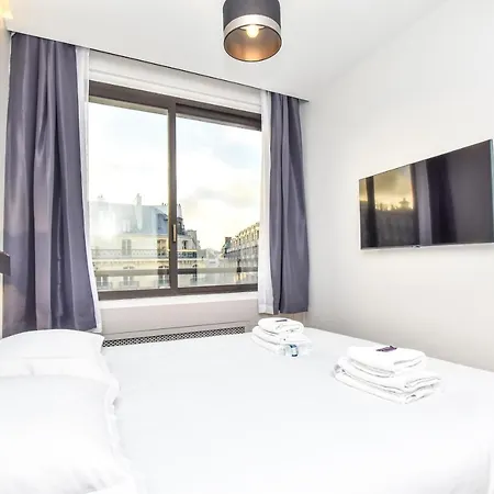 Cmg Opera Apartment