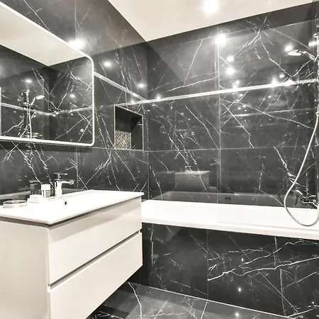 Cmg Opera アパート