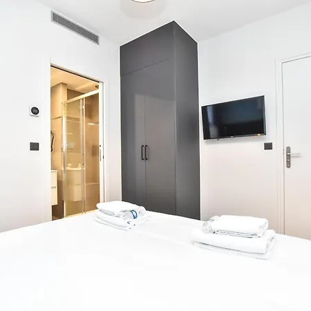 Cmg Opera アパート *