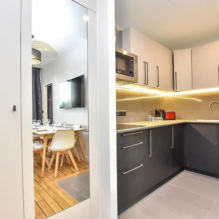 アパート Cmg Opera